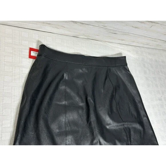 NEW! NWT! SPANX Size XL Black FAUX LEATHER Pull On Skort Skirt SHORTS LINED